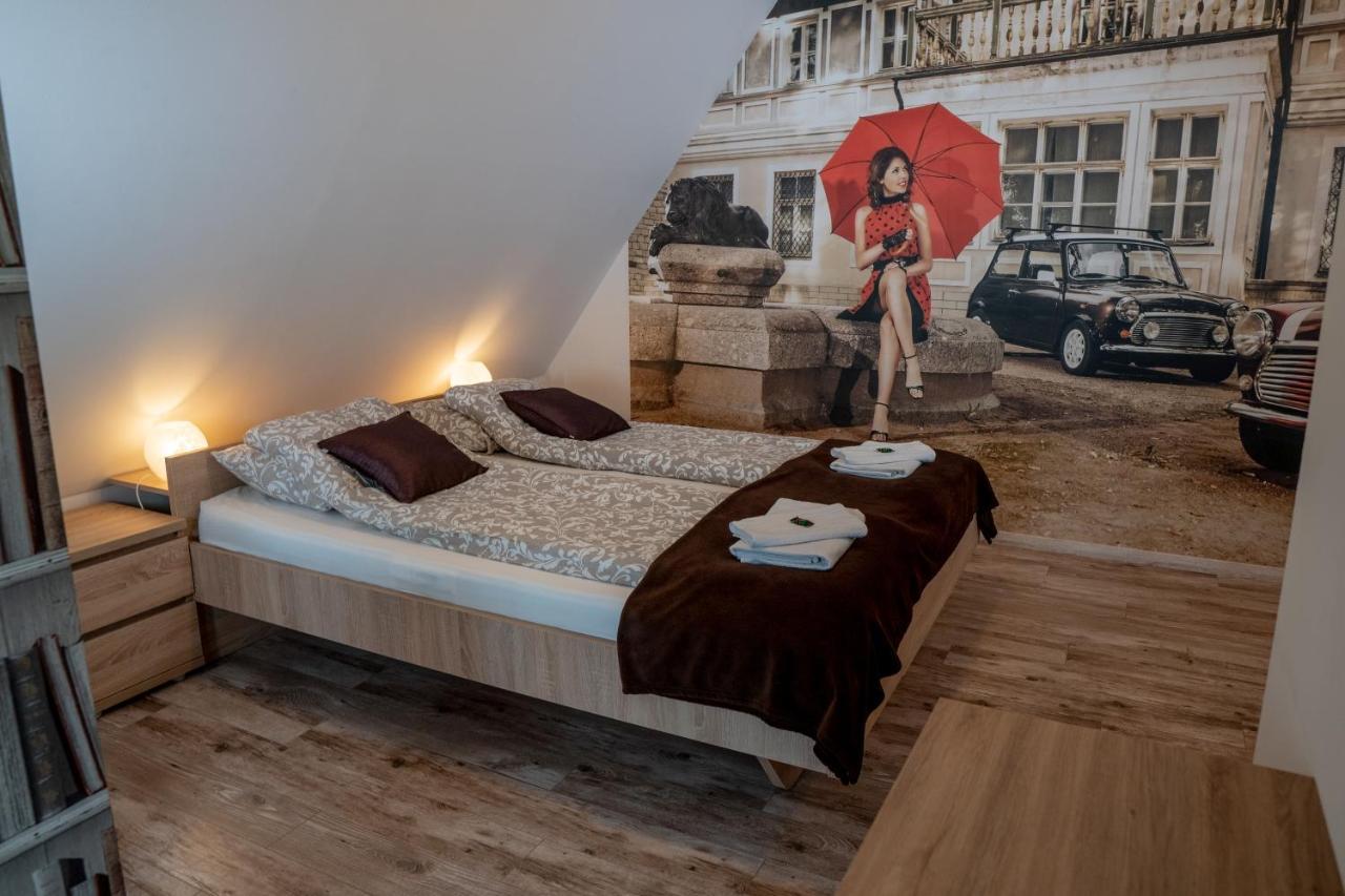 발라톤엘 F57 - Franko Csaladi Panzio B&B 외부 사진