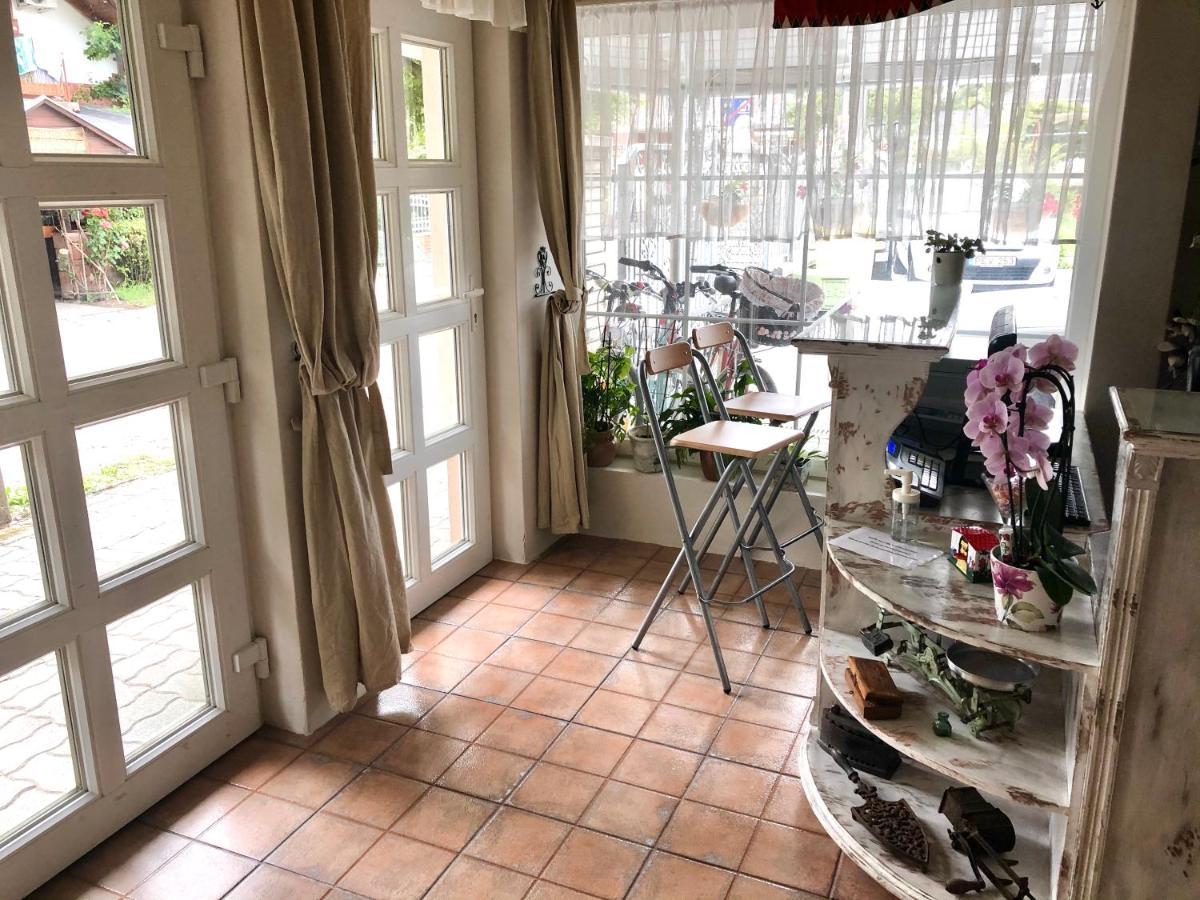 발라톤엘 F57 - Franko Csaladi Panzio B&B 외부 사진